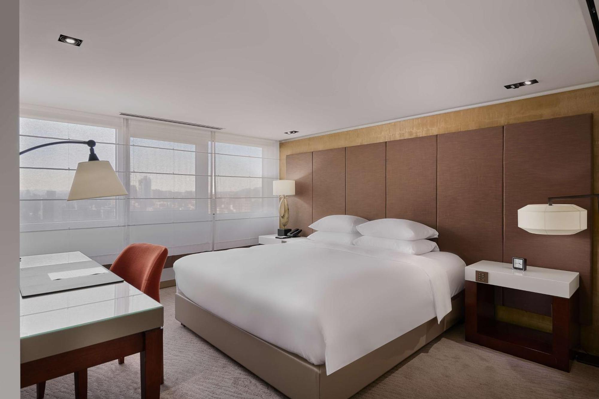 Grand Hyatt Khách sạn 5*